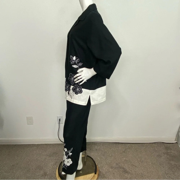 Jordan Black/White Floral Linen Blend Two Piece Set Size L - Picture 2 of 8